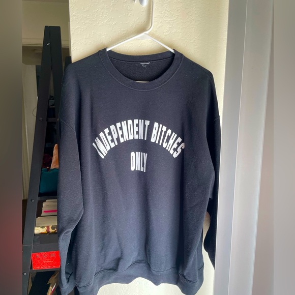 Sweaters - Independent Sweater 🖤